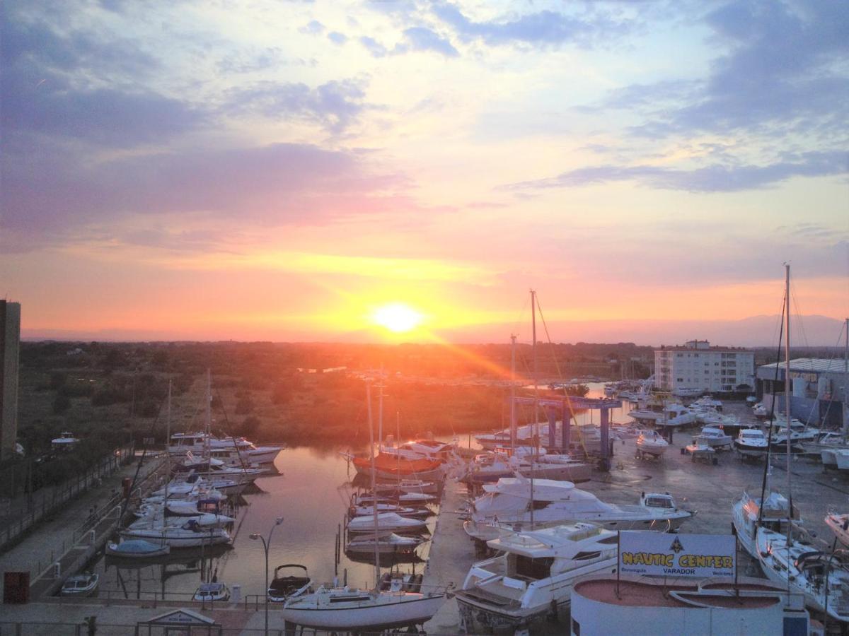 Holidays Penthouse: Panoramic Port Views with Free WiFi & Parking Roses Exterior photo