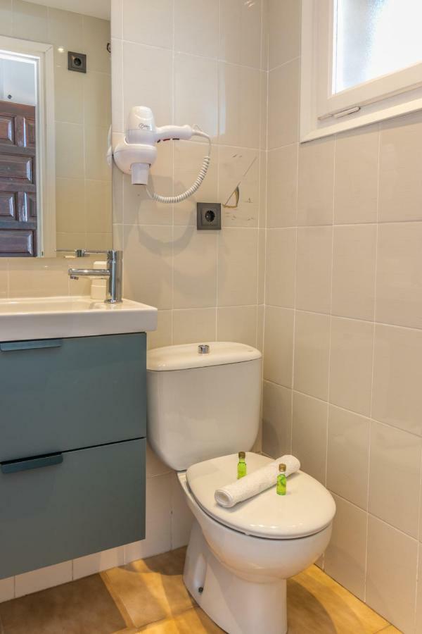Holidays Penthouse: Panoramic Port Views with Free WiFi & Parking Roses Exterior photo