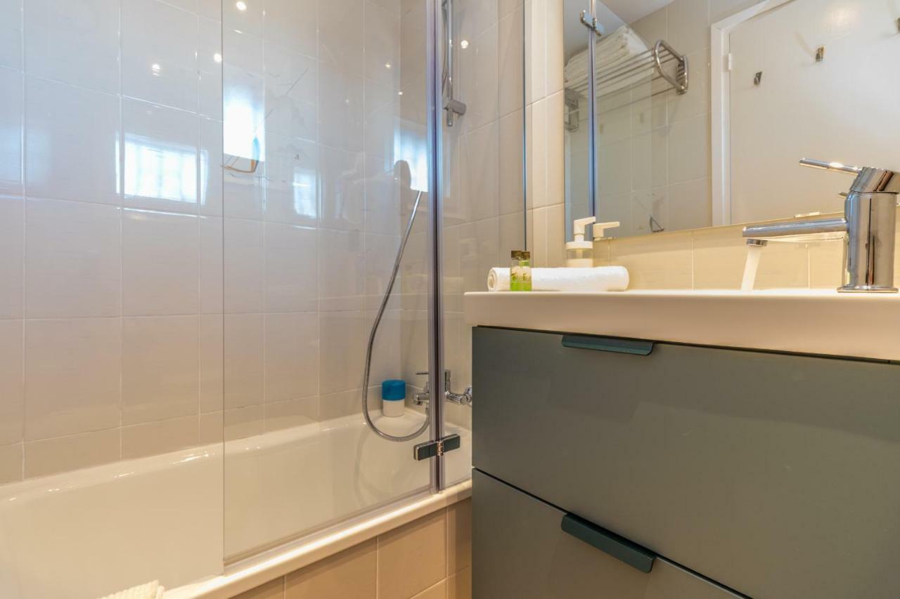 Holidays Penthouse: Panoramic Port Views with Free WiFi & Parking Roses Exterior photo