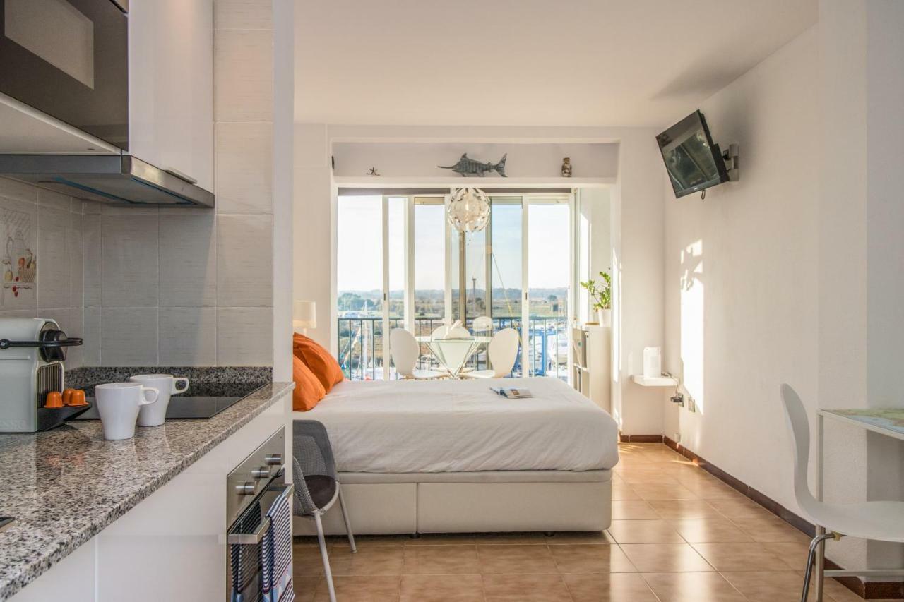 Holidays Penthouse: Panoramic Port Views with Free WiFi & Parking Roses Exterior photo