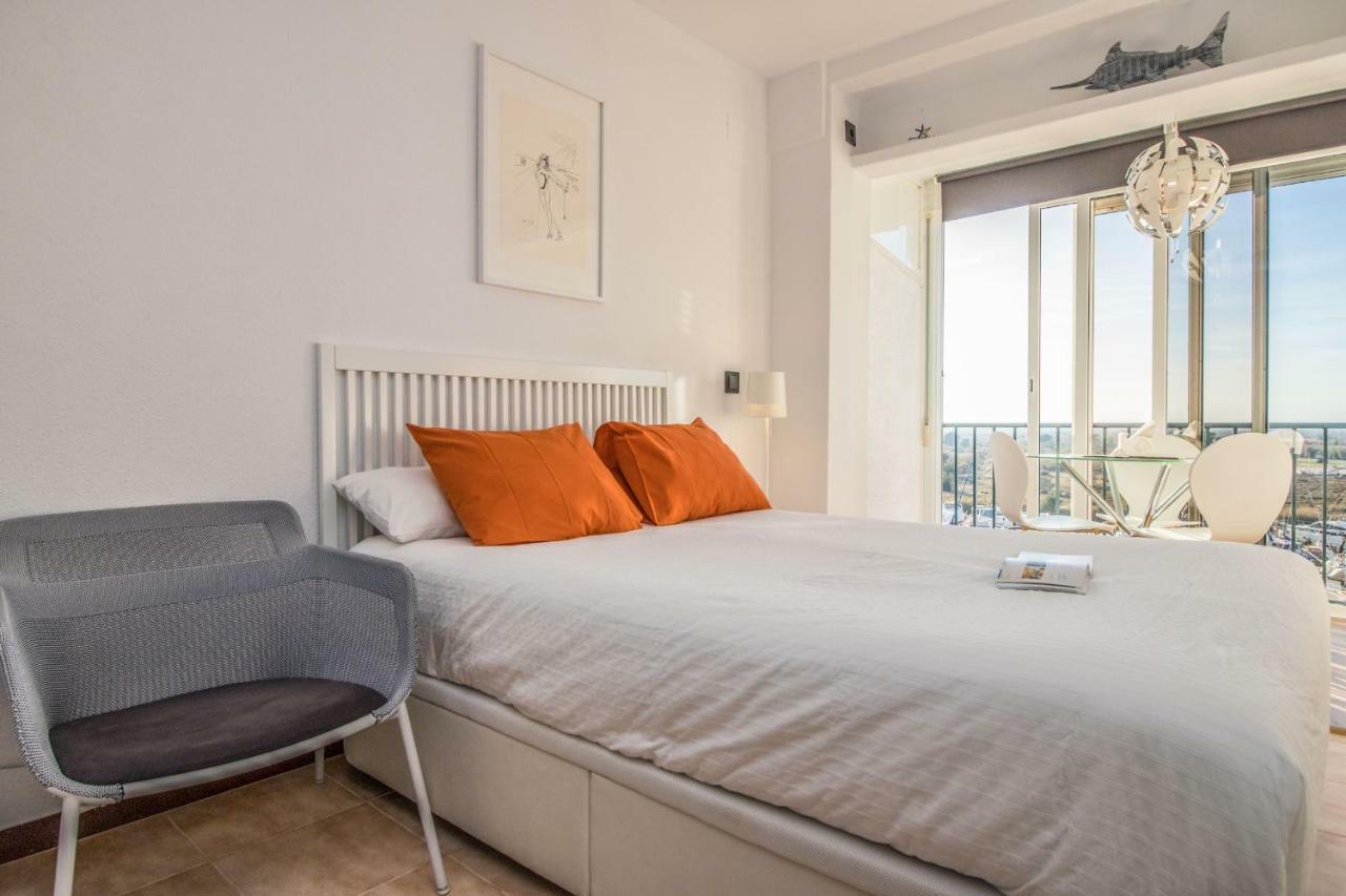 Holidays Penthouse: Panoramic Port Views with Free WiFi & Parking Roses Exterior photo